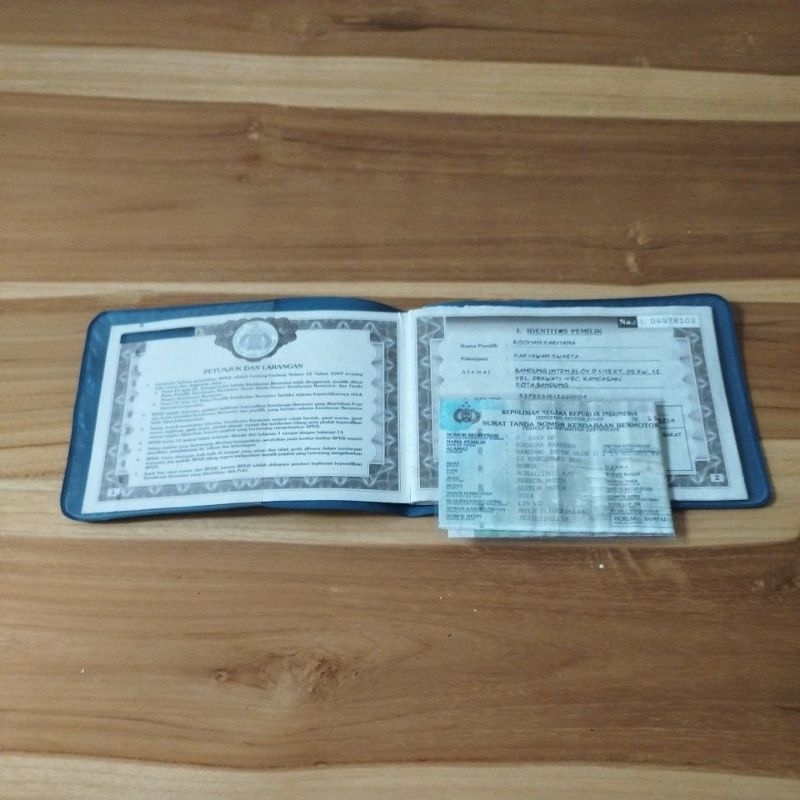 

Kartu Pemotongan Tahun dan Gantungan Kulis