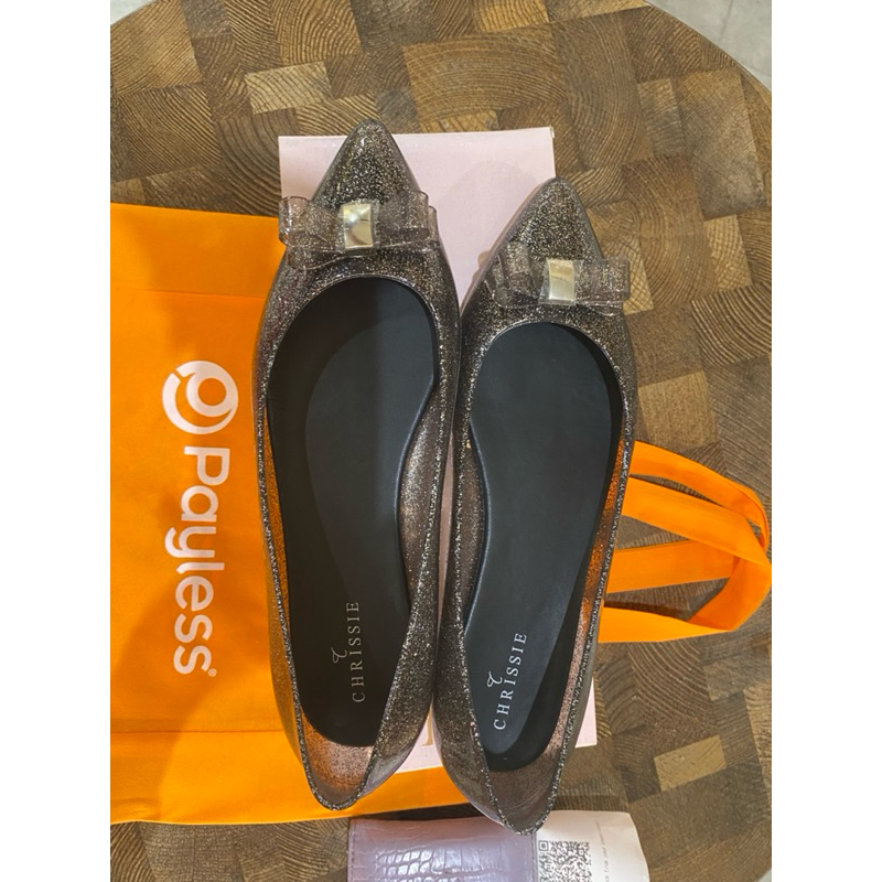 preloved sepatu chrissie