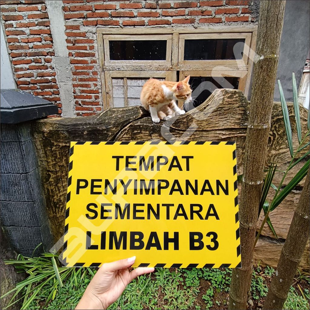 

AKRILIK & STIKER - TEMPAT PENYIMPANAN SEMENTARA LIMBAH B3 - CUSTOM - FREE DESIGN ( A92 )