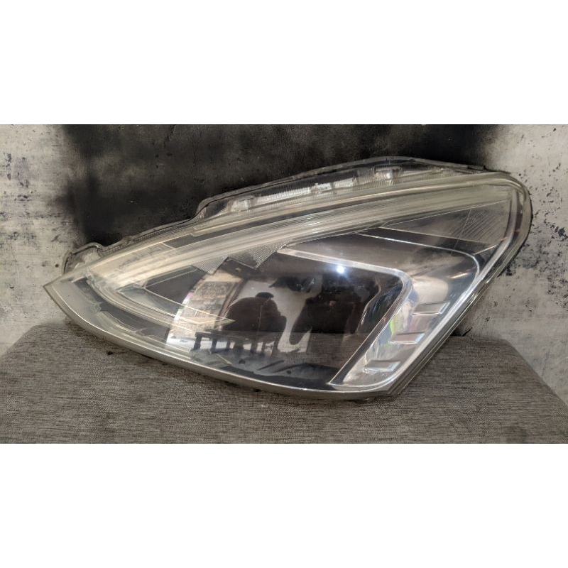 mika lampu depan headlamp NISSAN Livina L11 tahun 2016-2023 original