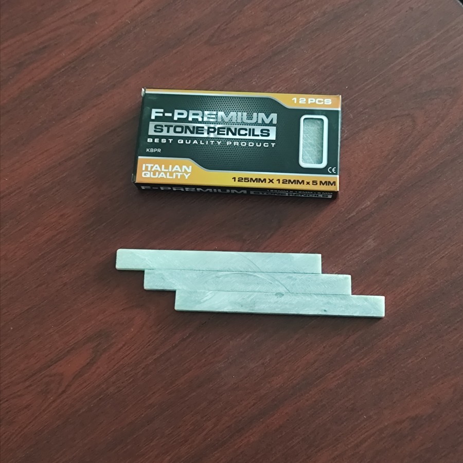 

F-Premium FPremium Kapur Tulis Besi 1 Kotak/12pcs Kapur Pensil Tulis Besi Putih Stone Pencil F-Premium Italian Quality