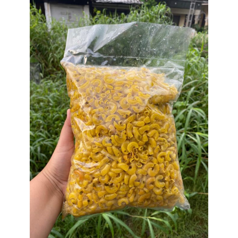 

1000 GRAM MAKARONI CIKRUH DAUN JERUK FULL BUMBU RENYAH TIDAK ALOT GURIH...