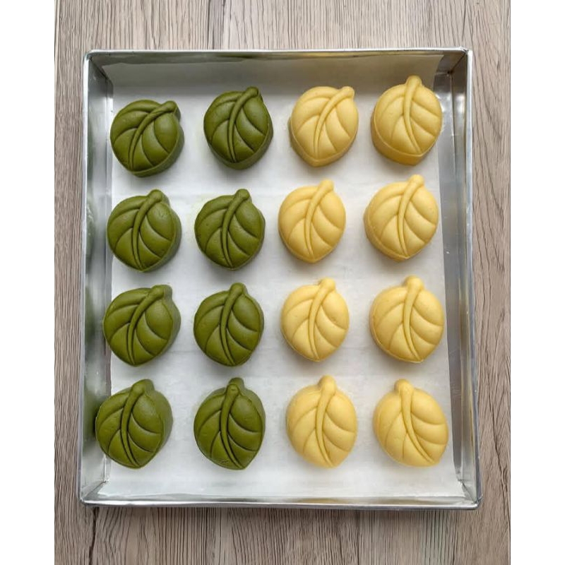 

Nastar Daun Pre Order Jenis Pai Keju Nanas / 50 Gr / 20 Biji / 500 Gr