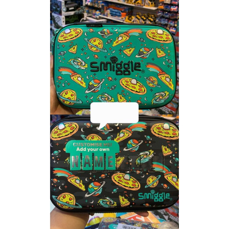 

Smiggle pencil case hard top Motif Planet new original baru asli tempat pensil name set