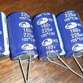 KAPASITOR CAPASITOR ELCO ELKO 220UF//160VOLT BAGUS