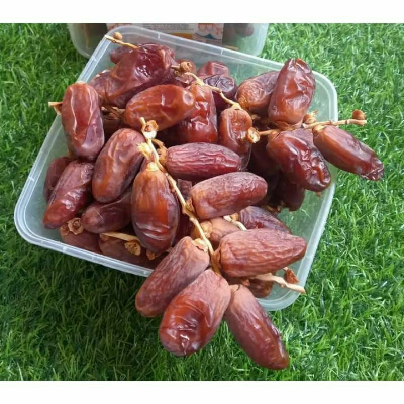 

KURMA TUNISIA TANGKAI 1KG