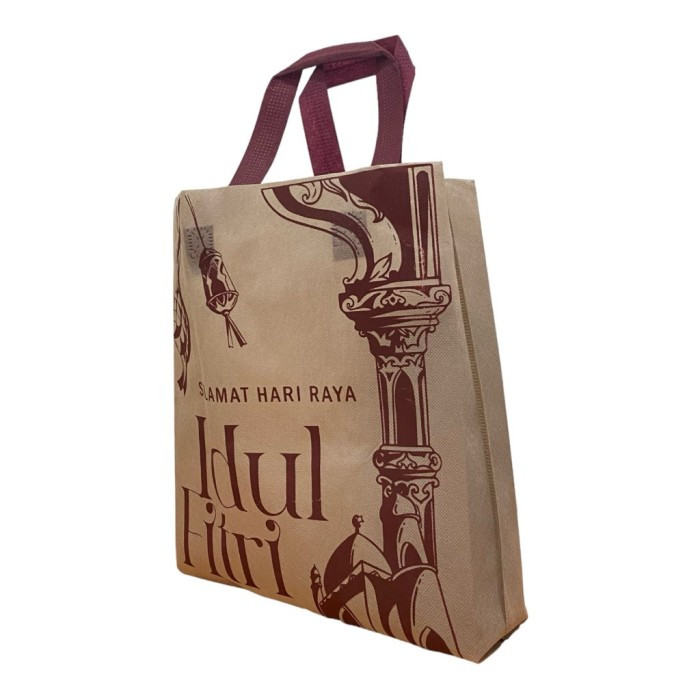 

Goodie Bag Tas Hari Raya Idul Fitri Bingkisan Lebaran Souvenir Gift Moti Maron 75 Gr Ukuran 25x35x8 cm
