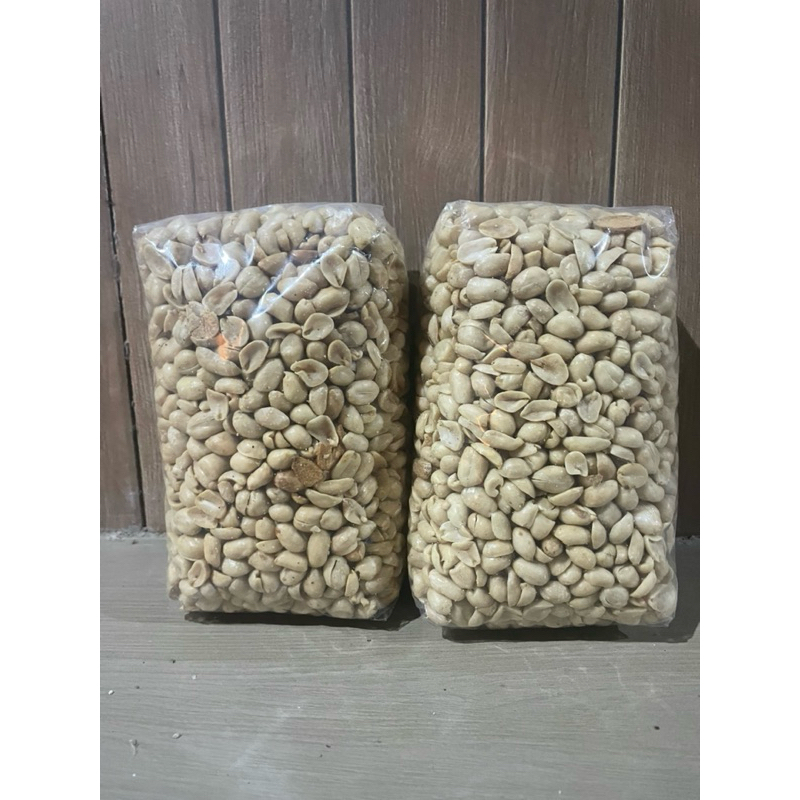 

Kacang bawang gurih renyah asin asli wonogiri berat 1kg