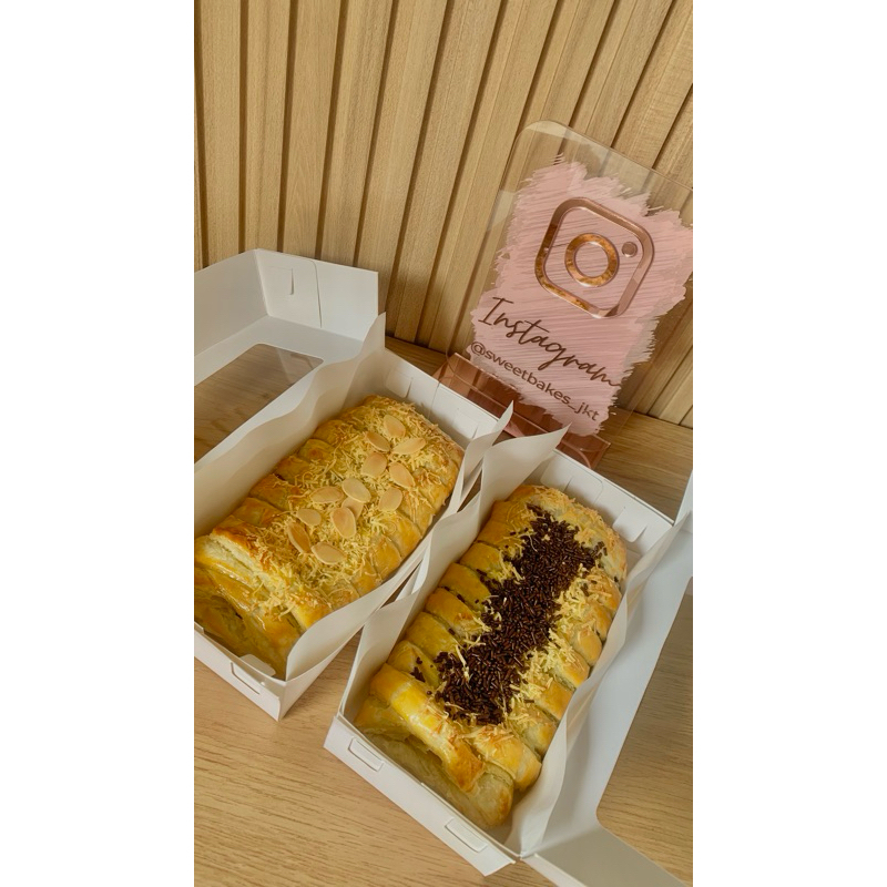 

BANANA STRUDEL WITH CHOCOLATE / PASTRY MELTED PREMIUM / PASTRY / PISANG COKELAT KEJU