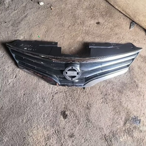 grill nissan grand livina 2014