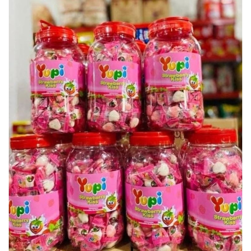 

Yupi Strawberry Kiss | Permen Yupi Kemasan Toples 300gr