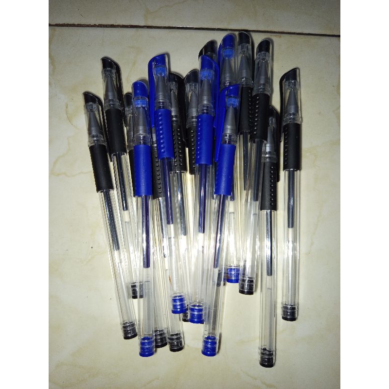 

pulpen gel hitam dan biru ecer