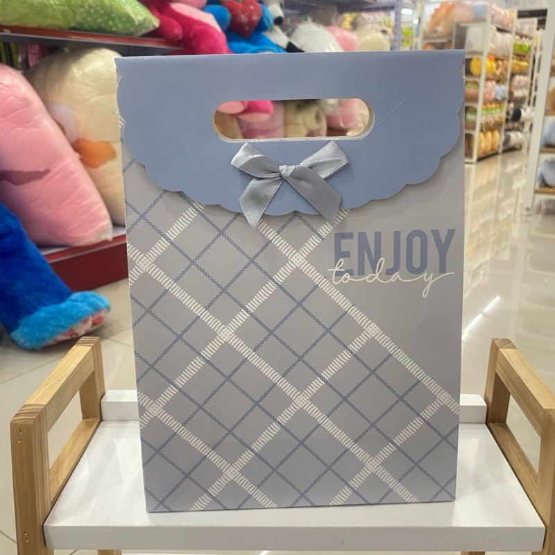 

Paperbag Tutup M / Tempat Kado Gift