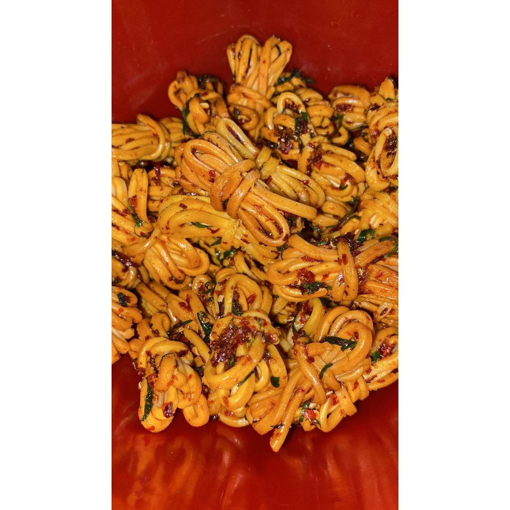 

Cemilan kering Mie gulung/mie iket cikruh daun jeruk 600gram