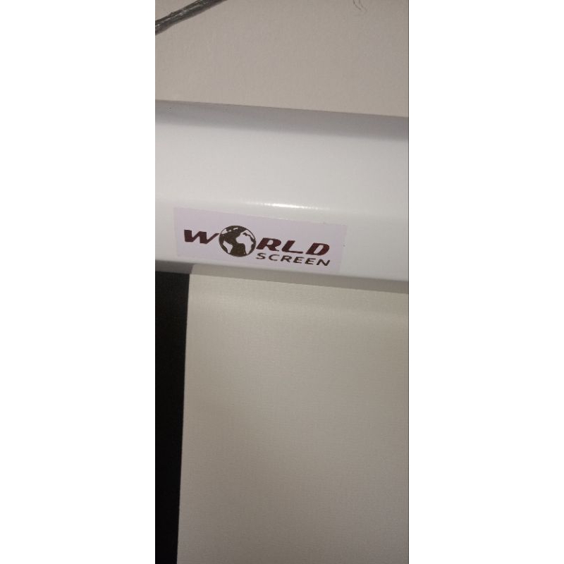 PROJECTION SCREEN / LAYAR PROYEKTOR 70 INCH