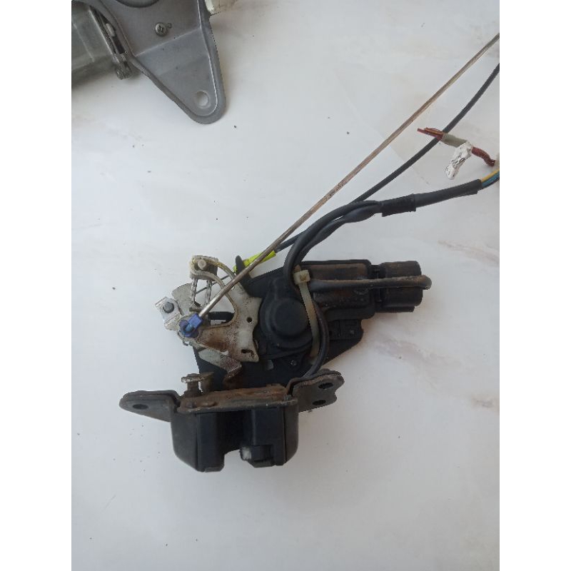 doorlock pintu bagasi innova fortuner lama