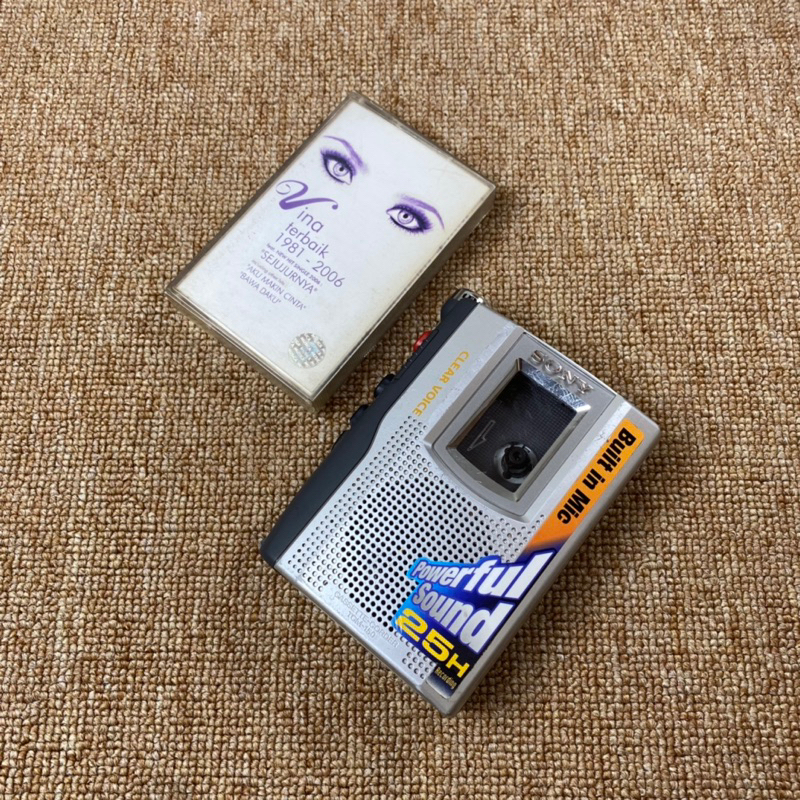 Sony Walkman TCM-150 Casette Player