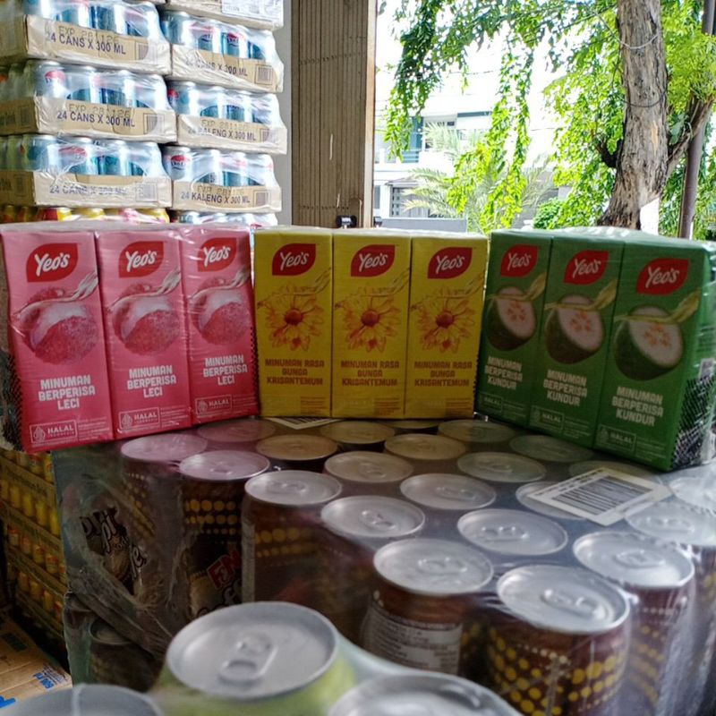 

YEOS KEMASAN KOTAK MINUMAN KRISANTENUM / KUNDUR / LECI 1 PACK ISI 6 PCS