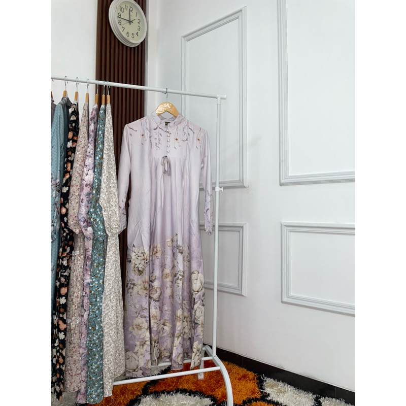 Gamis Alessya Armani Silk Jaguard Dress by Moon Idola Gamis Terlaris Gamis Premium Gamis Lebaran San