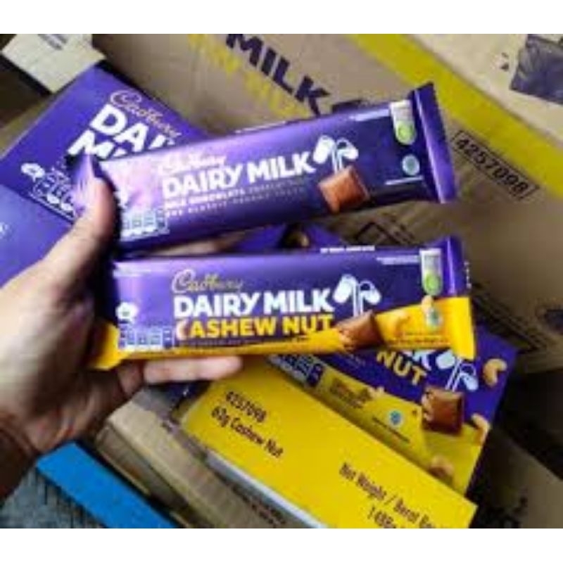 

PROMO!! COKLAT CADBURY DAIRYMILK DAN CASHEW NUT 62GR