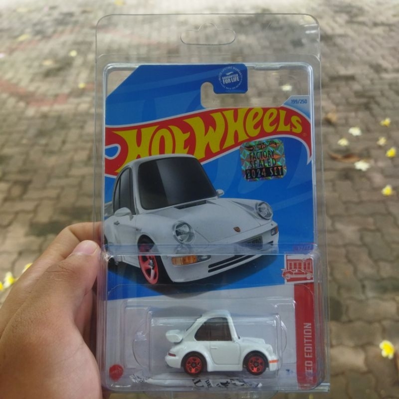 Porsche tooned red edition