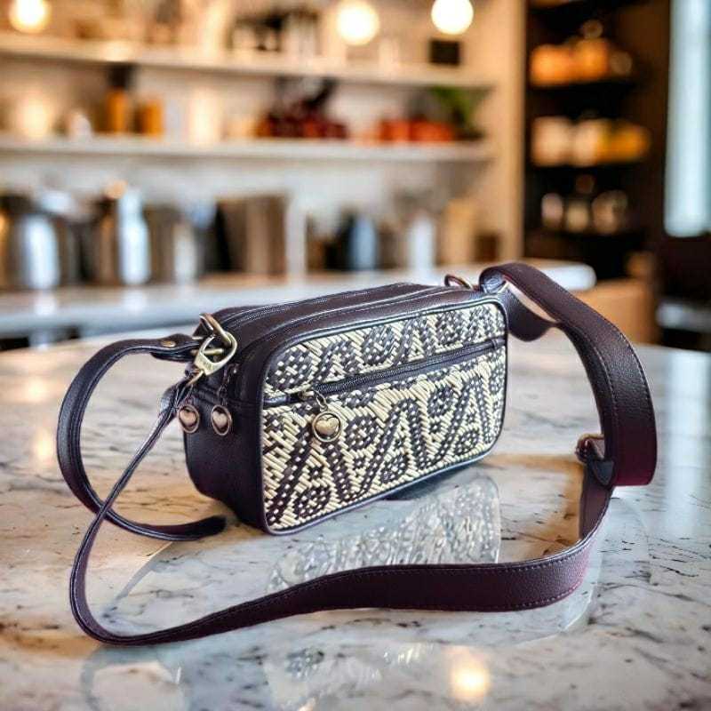 Tas Anyam Rotan Khas Kalimantan Premium