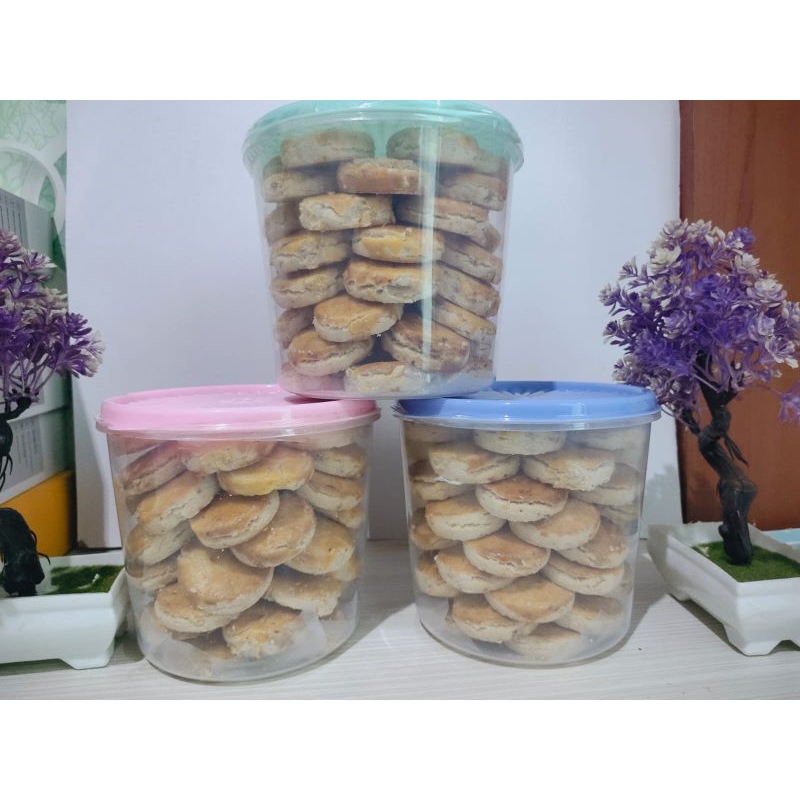 

KUE KACANG PREMIUN ISI 50 PCS.TOPLES.MAKANAN .MANIS.COKIES