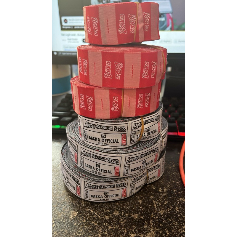 WOVEN UKURAN 1X5, label woven ( 100 lusin/1,200pcs) label woven, lebel merek baju, label hijab premi