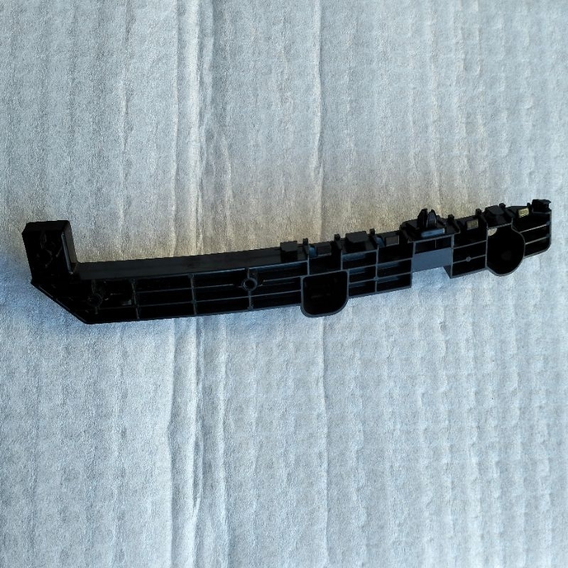 breket bumper depan Suzuk XL7.