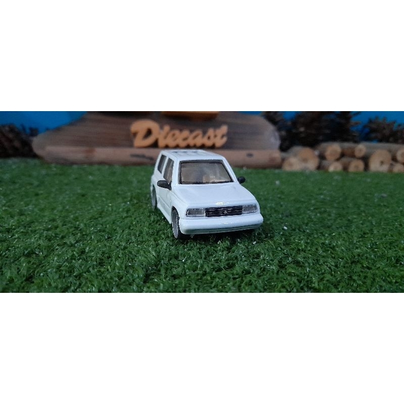 Diecast Miniatur Suzuki Vitara Bburago skala 1:43