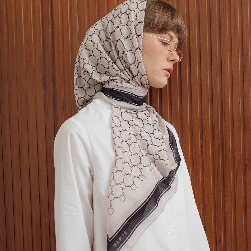22 Menarik PARTE Primrose Scarf  Classic