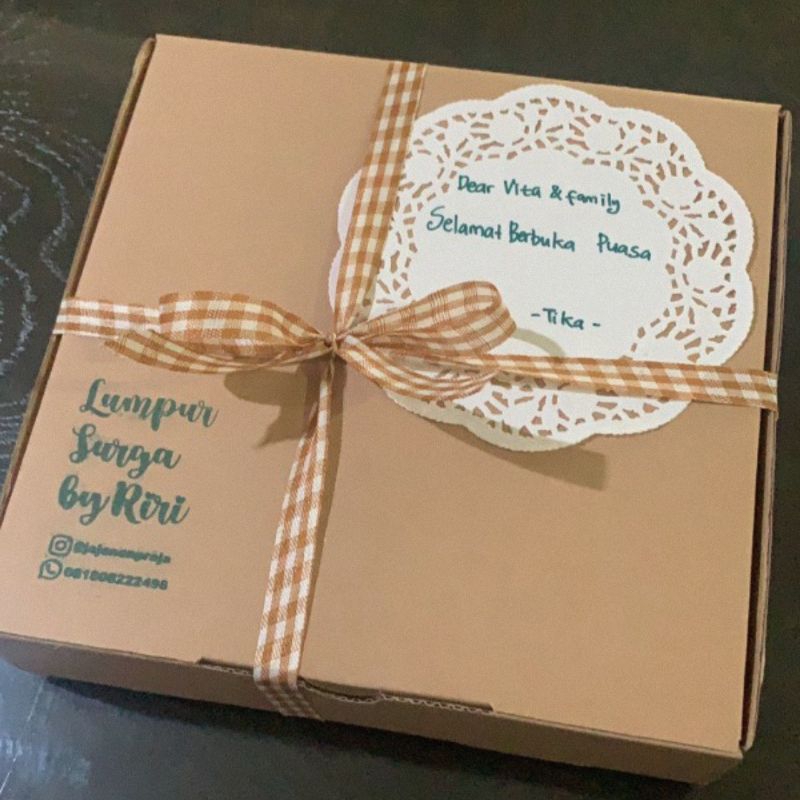 

Dus Karton uk. 25x25x5 cm | Box Hampers - Box Pizza - Box Makanan - Box Pakaian - Box Kue | Box eFlute 25x25x5 cm Die Cut and Easy Usage