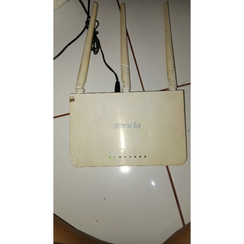 Router tenda_E08970 bekas normal / router wifi bekas