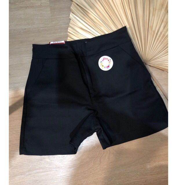 CELANA PENDEK BEWRY BKK