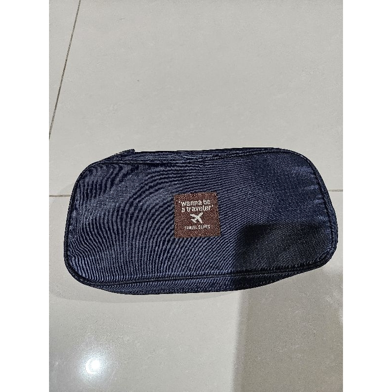 PRELOVED TAS PENYIMPANAN BH CELANA DALAM TEMPAT BRA UNDERWEAR TRAVEL TOILETRY POUCH BAHAN KAIN