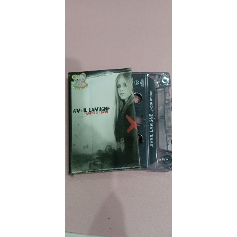 kaset avril lavigne under my skin