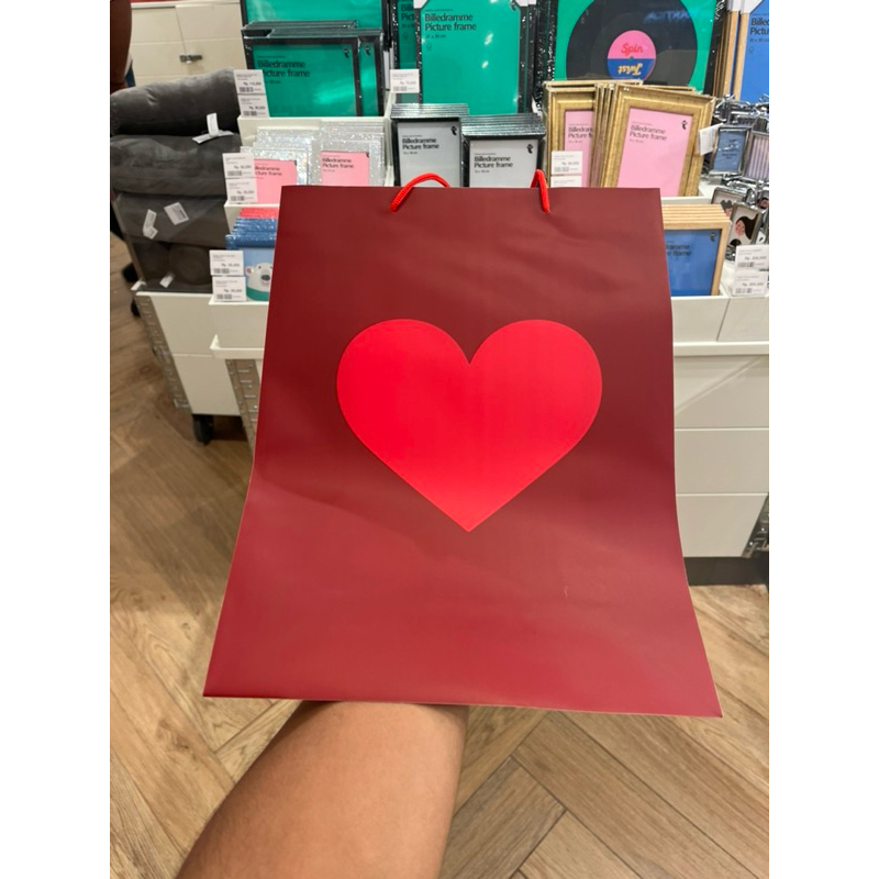 

paperbag Valentine flyingtiger