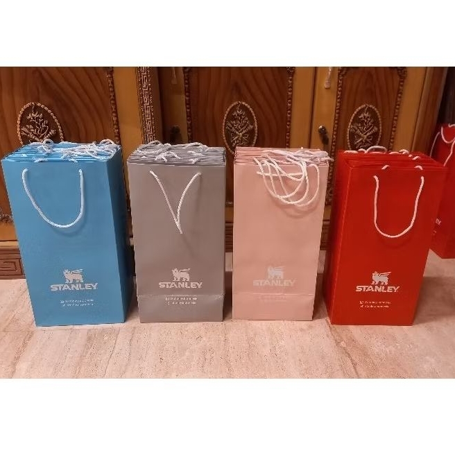 

(Beli 1 Gratis 1) Stanleyy Paper Bag Goodie Bag ORI READY NEW