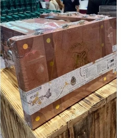 

(READY STORE) DELUXE ART SET/PERALATAN GAMBAR ISI CRAYON, BUKU, PENSIL SPIDOL WARNA, STICKER HARRY POTTER X MINISO