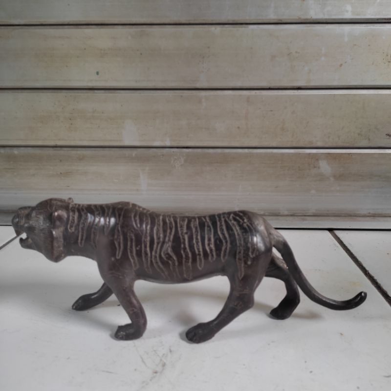Patung Harimau /Patung Macan Bahan Kuningan Antik Unik Warna Hitam