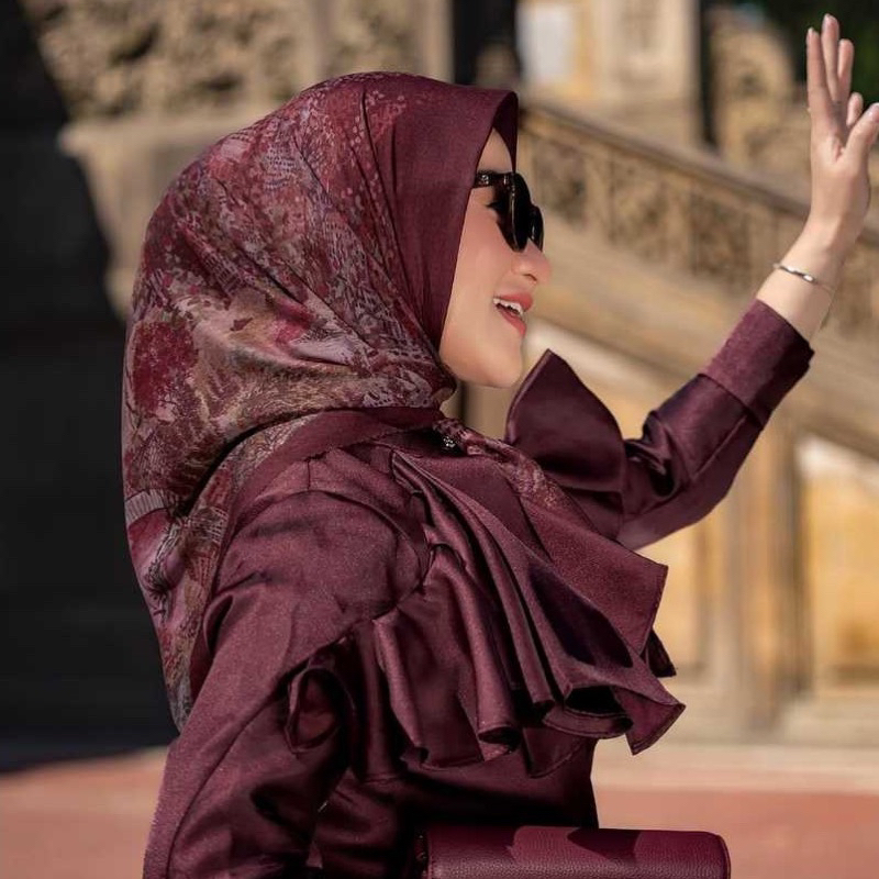 Pl Buttonscarves New York 4 Tolerance