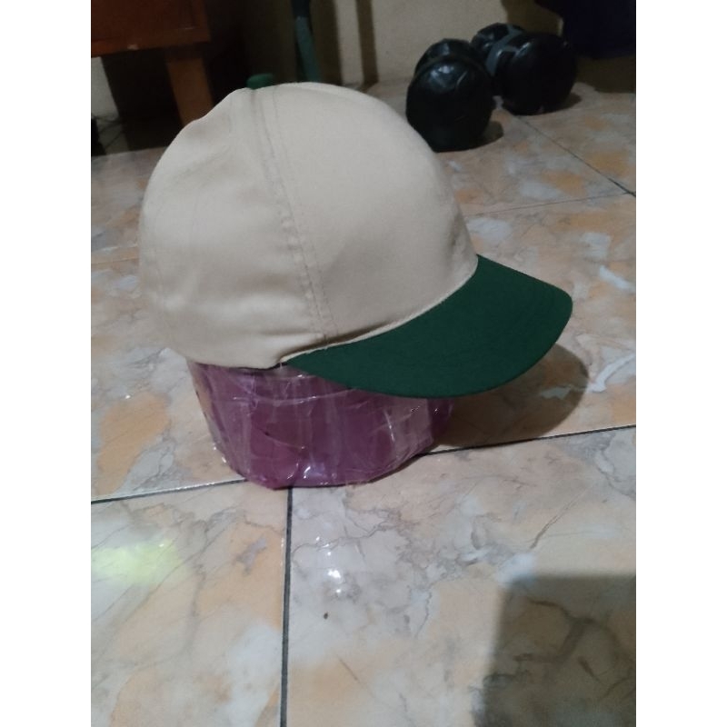 Topi visor pendek bekas second