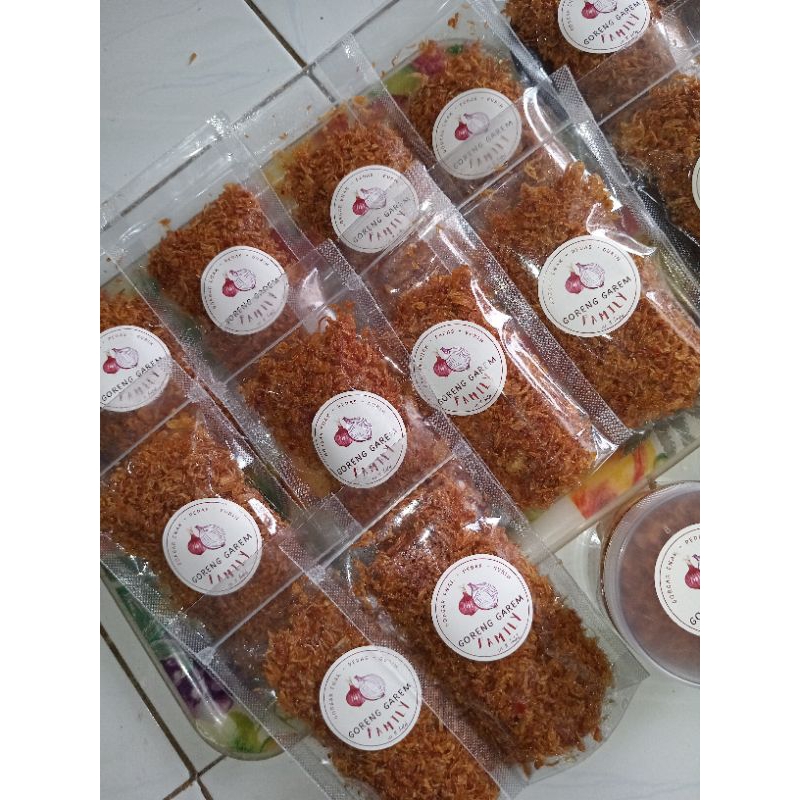 

Goreng garem family (pouch)