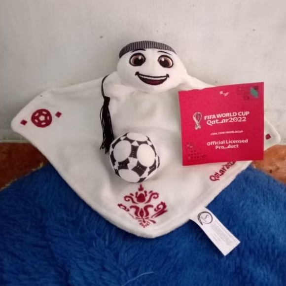 Boneka Maskot World Cup Qatar 2022 La'eeb