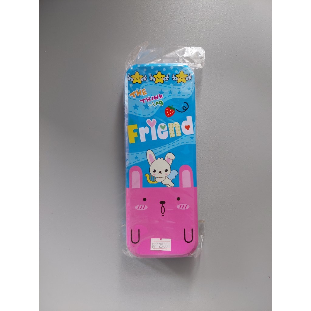 

TEMPAT PENSIL KOTAK METAL WARNA BIRU PINK