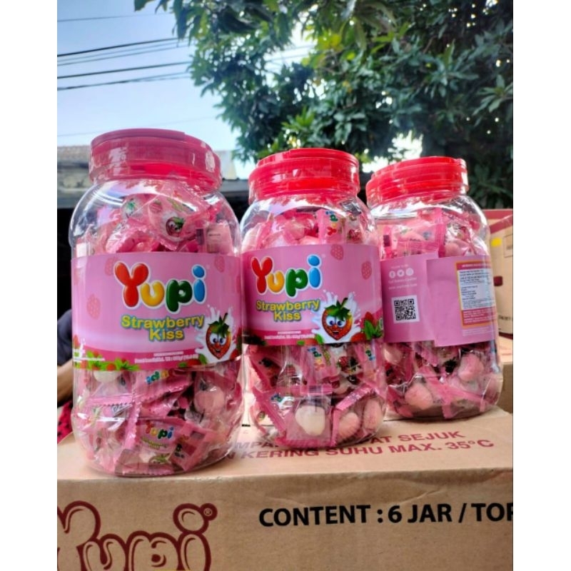 

Yupi Strawberry Kiss Stroberi Yupi Toples Murah