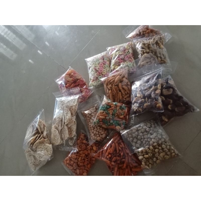 

jajanan 20.000 dapat 3 pcs