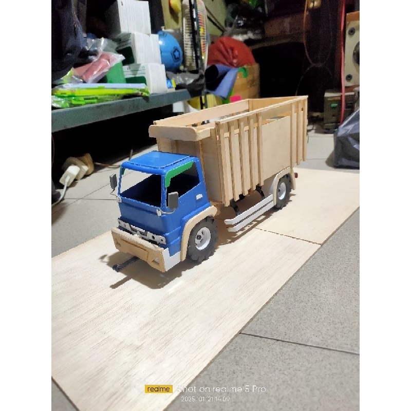 Miniatur Truk Plastik Modif Herex Bisa Oleng