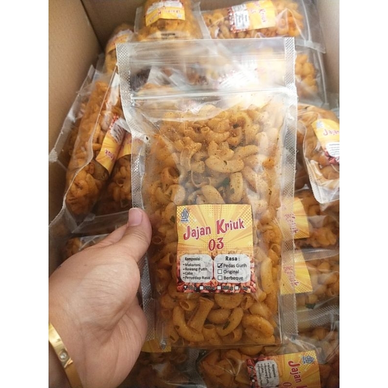 

Makaroni Bantet Pedas Daun Jeruk 200gram Renyah