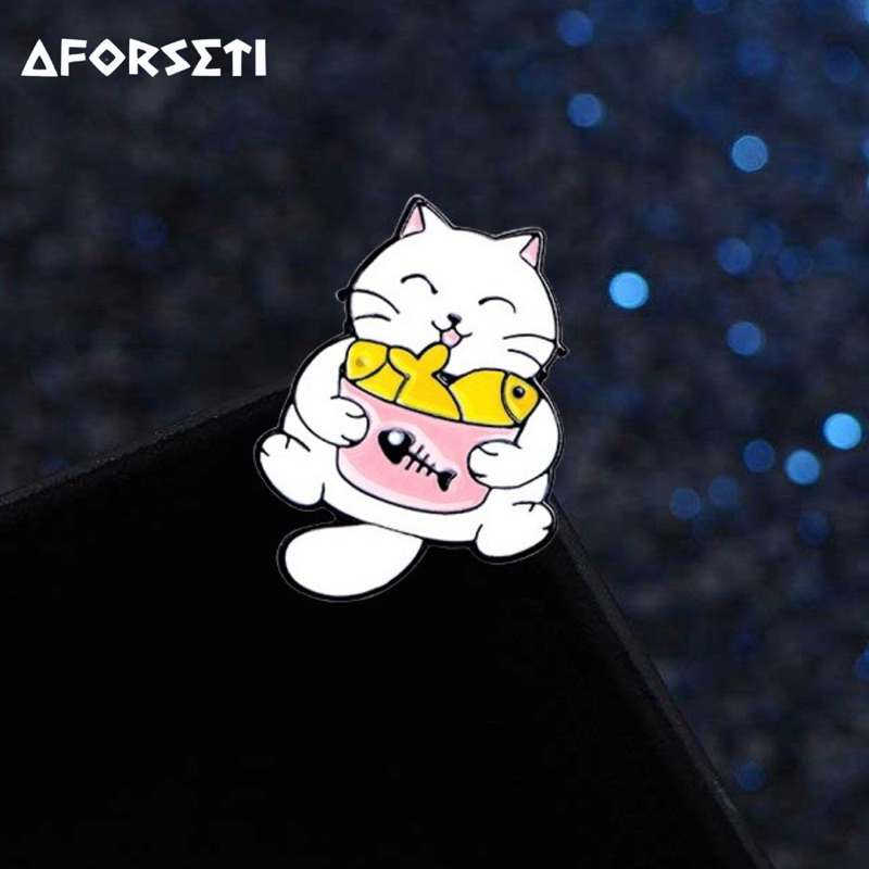 PIN ENAMEL “CAT HOLDING FISH” BROS PIN / BROOCH / PIN COUPLE / PIN AESTHETIC / PIN LUCU / PIN BUTTON